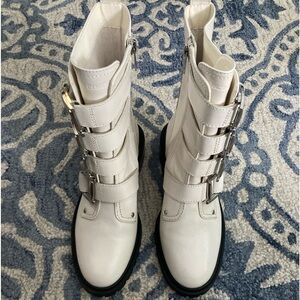 Vince Camilo coconut cream boots size 6M